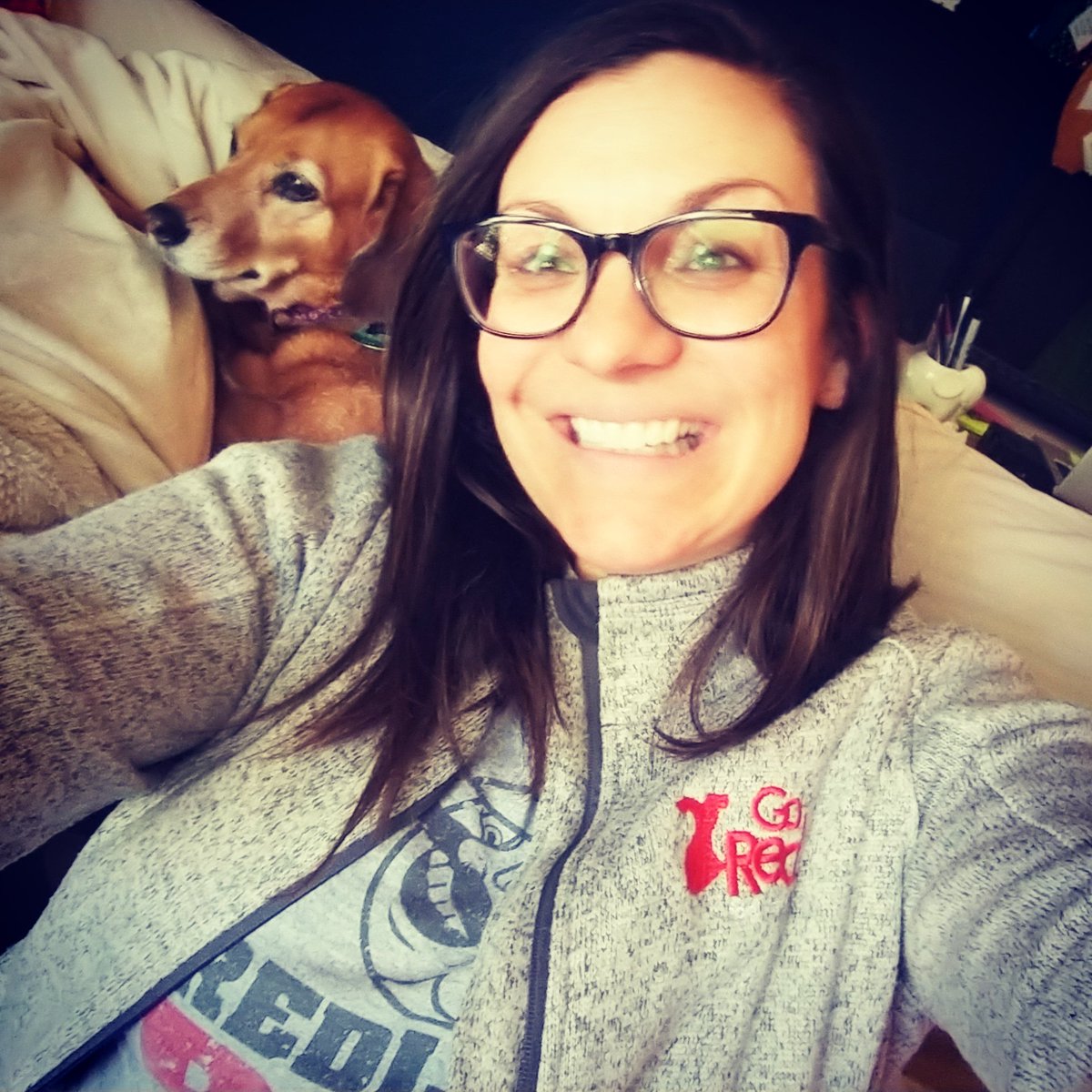 JenniGrammer's tweet photo. #GoRedatHome on this #bestfriendfriday https://t.co/vU6aVLpdWM