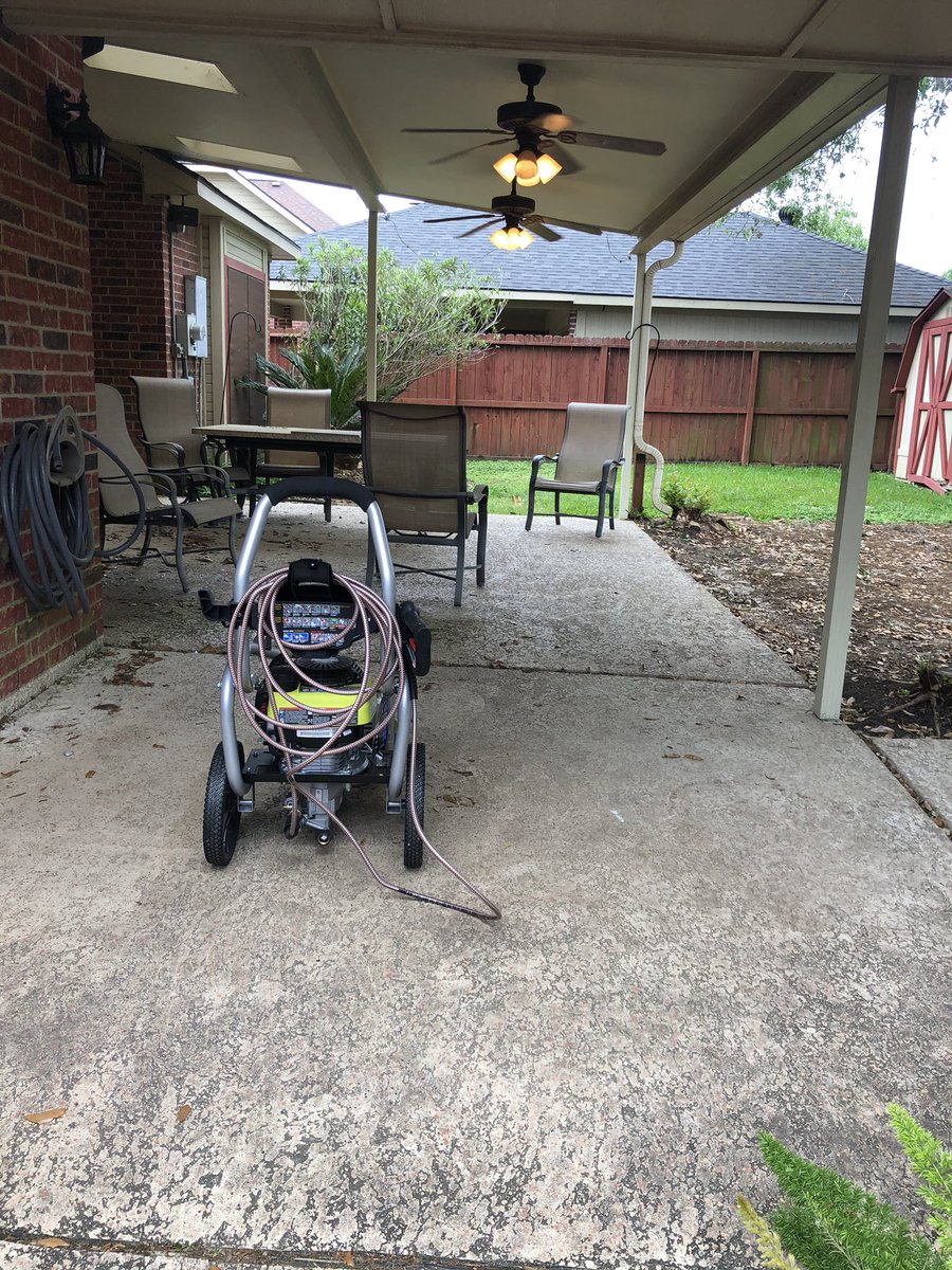 MrsRootJRE's tweet photo. Power washing is my love language.
This time I will not power wash my foot. #selfcare #frustrationrelease #hidingfrommyfamily # https://t.co/sg9rG4hHzL