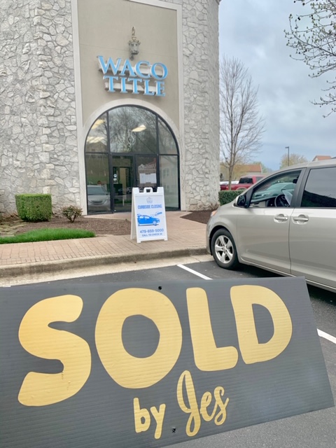WacoTitle's tweet photo. Curbside Closing in action at WACO Rogers &amp; WACO Springdale.  Look for the sign, check in, and a closer will be on their way!  #wacoconnect #wacocommunity https://t.co/j8pQCp1sxB