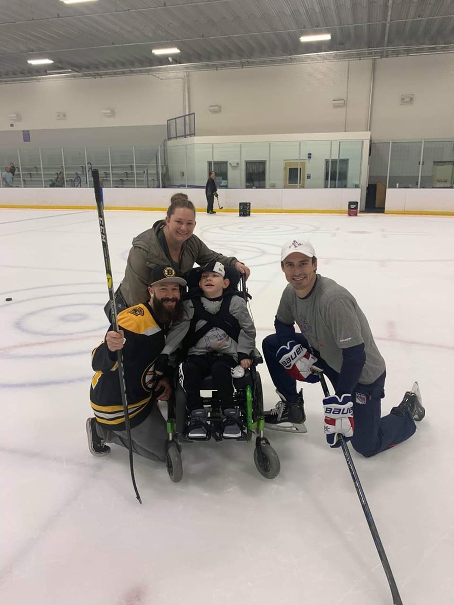 OutEpilepsy's tweet photo. Wish we were preparing for Slap Out Epilepsy. We will be back. Here is a memory to make you smile! #FeelGoodFriday https://t.co/jsYMBzTR8P