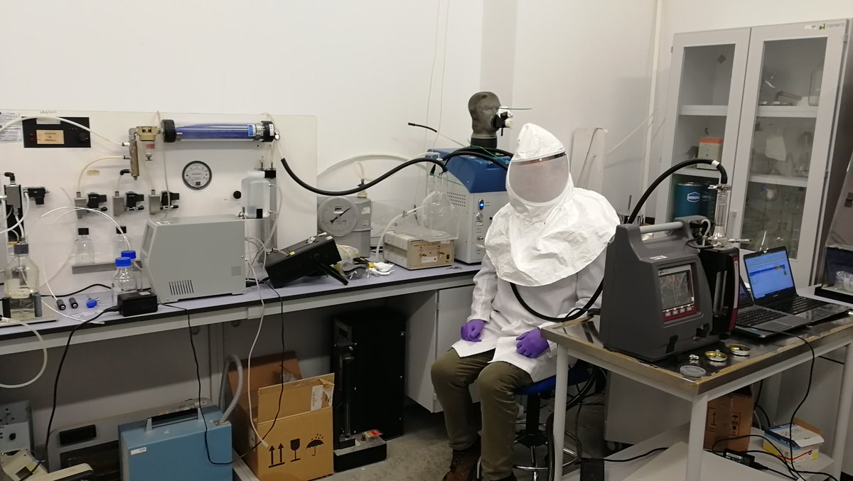 AviatorProject's tweet photo. Assessing particle filtering efficiency of respiratory masks against #COVID19 at @intaespana Generating NaCl aerosol (10 mg/m3 with size distribution between 0.2- 2μm) and measuring the penetration using a breathing machine with a dummy head &amp; the ELPI+
#coronavirus 
@sanidadgob https://t.co/xaP1mPbOAr