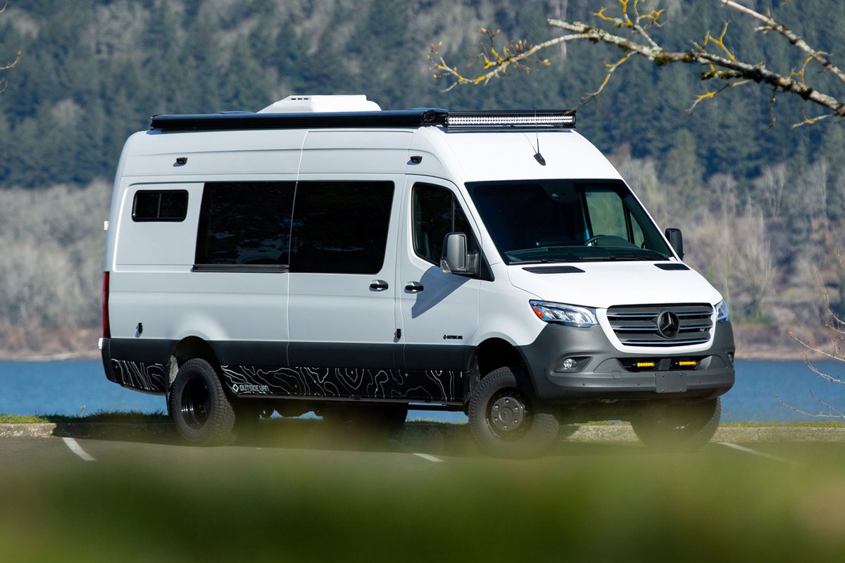Outsidevan's tweet photo. Grace is our latest fully custom-built van to hit the road, and it’s downright out of this world. This 4x4 Sprinter 170 3500 is loaded with just about anything you can dream of. https://t.co/XQNUFou4C1
#outsidevan #vanlife #vanconversion #spintervan https://t.co/r2XbZnws5m