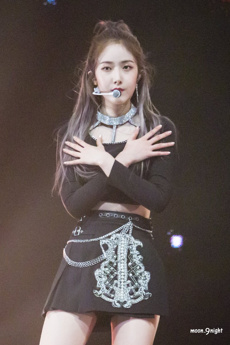 moon_9night's tweet photo. 190720 Go Go Gfriend in Singapore
#GFRIEND #μμ #Sowon #μλ¦° #Yerin #μν #Eunha #μ μ£Ό #Yuju #μ λΉ #Sinb #μμ§ #Umji #GGG #GoGoGfriend #GFRIENDinSG https://t.co/WoE8bUFdLc