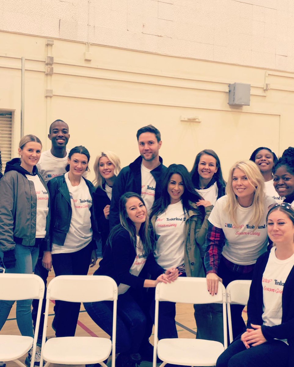 DelilahCotto's tweet photo. Inspiring to have been part of a Timberland/NBA Christmas giveaway collab. 750 Timberlands for students at George Washington Carver Middle School-Smiles of surprise on childrens faces. #christmasgiving #timberland #garypayton #delilahcotto #brandambassador #cmtagency https://t.co/YSkEbmJjsy