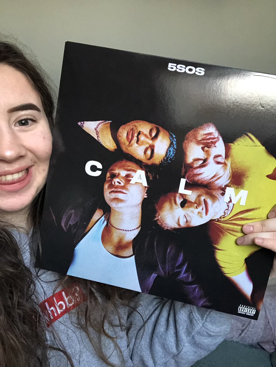 WILDFL0WER_LILY's tweet image. i couldn’t be more proud!
@5SOS we adore you, each n every record you make is incredible &amp;amp; getting this one to #1 in the UK has been a pleasure, it’s always lovely to repay you for all the happiness you have given me in the 8 years ive known you! nothing but love 🖤 #ThankYou5SOS