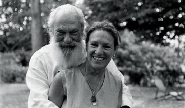 Ciò che è fuori è anche dentro; e ciò che non è dentro non è da nessuna parte. 
Se uno non ha niente dentro, non troverà mai niente fuori. 

Terzani

#ZenQuotidiano a #CasaLettori