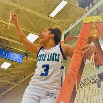 southlakesgbb's tweet photo. #FBF #SeniorSpotlight Our dynamic floor general, Sr. PG, @lcope23 ,was a FORCE, & her incredible MOTOR/SPEED, ๐๐จ๐๐ฝโโ๏ธ๐จ๐ค๐๐ฅpresented several match up issues for opponents.. game in & game out! ๐๐๐๐ค๐
๐๐โ๏ธโ๏ธ #OnceASeahawk #ALWAYSaCHAMPION ๐ค @regthebowtieguy @rei_linam ๐ธ https://t.co/d5aEnN8ZOU