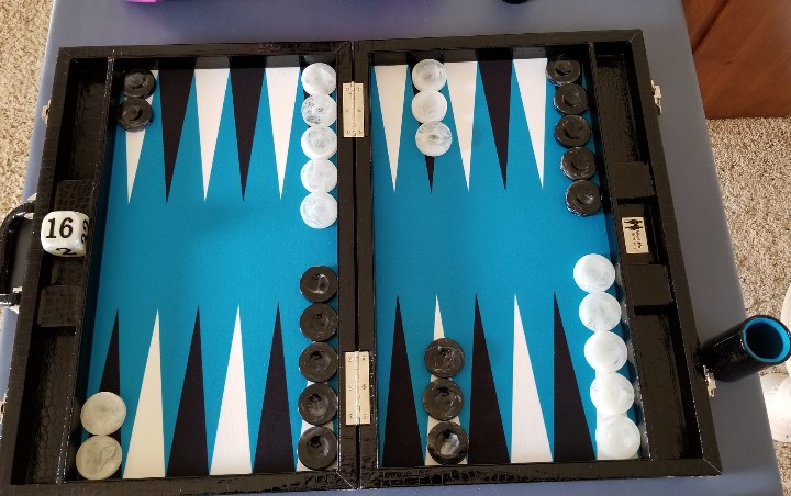 tcampbell00's tweet photo. Playing #backgammon for game night and my daughter has me in a "close out"! Needless to say she won π
#13GameNight https://t.co/hLG3vLzEEi