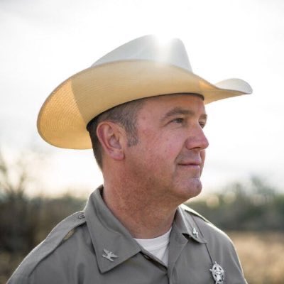 TexasGameWarden's tweet photo. The LE Division would like to Congratulate Colonel Grahame Jones on his retirement and thank him for his nearly 30 years of dedicated service and leadership. Colonel Jones will be greatly missed but will not be moving far as he takes the reigns of the @100clubcentex. https://t.co/qW9Qa3dtk2
