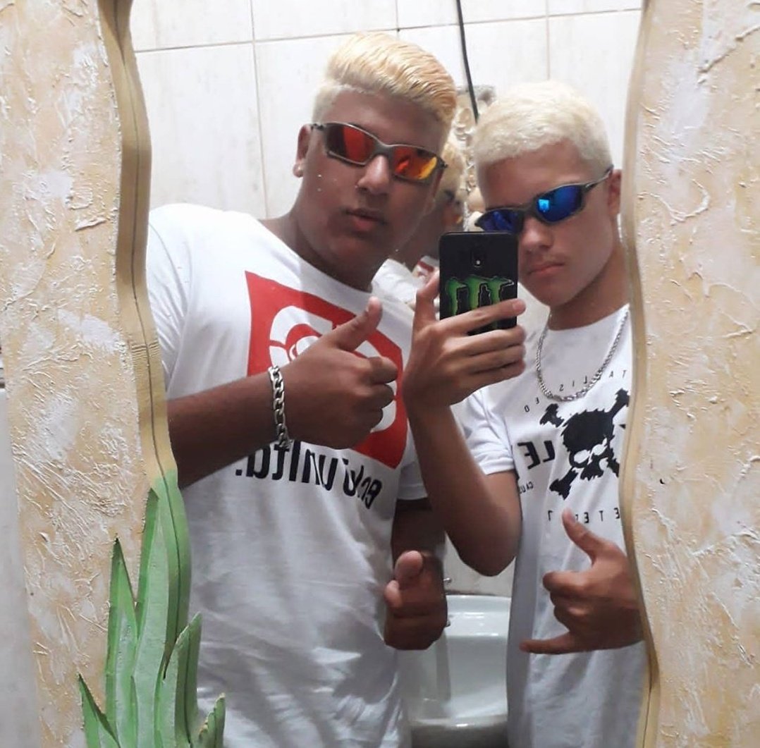 Luan_SaantosOz's tweet photo. Ainda disseram que no final do ano agente estava na pior👱🏾♂️💯🔛 @_toledooz #tavagostosinho #loirin https://t.co/Fu8KgeHZBP