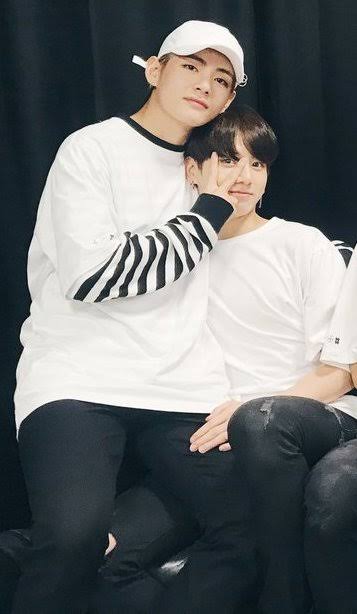 Sitting on each others lap is vkook culture