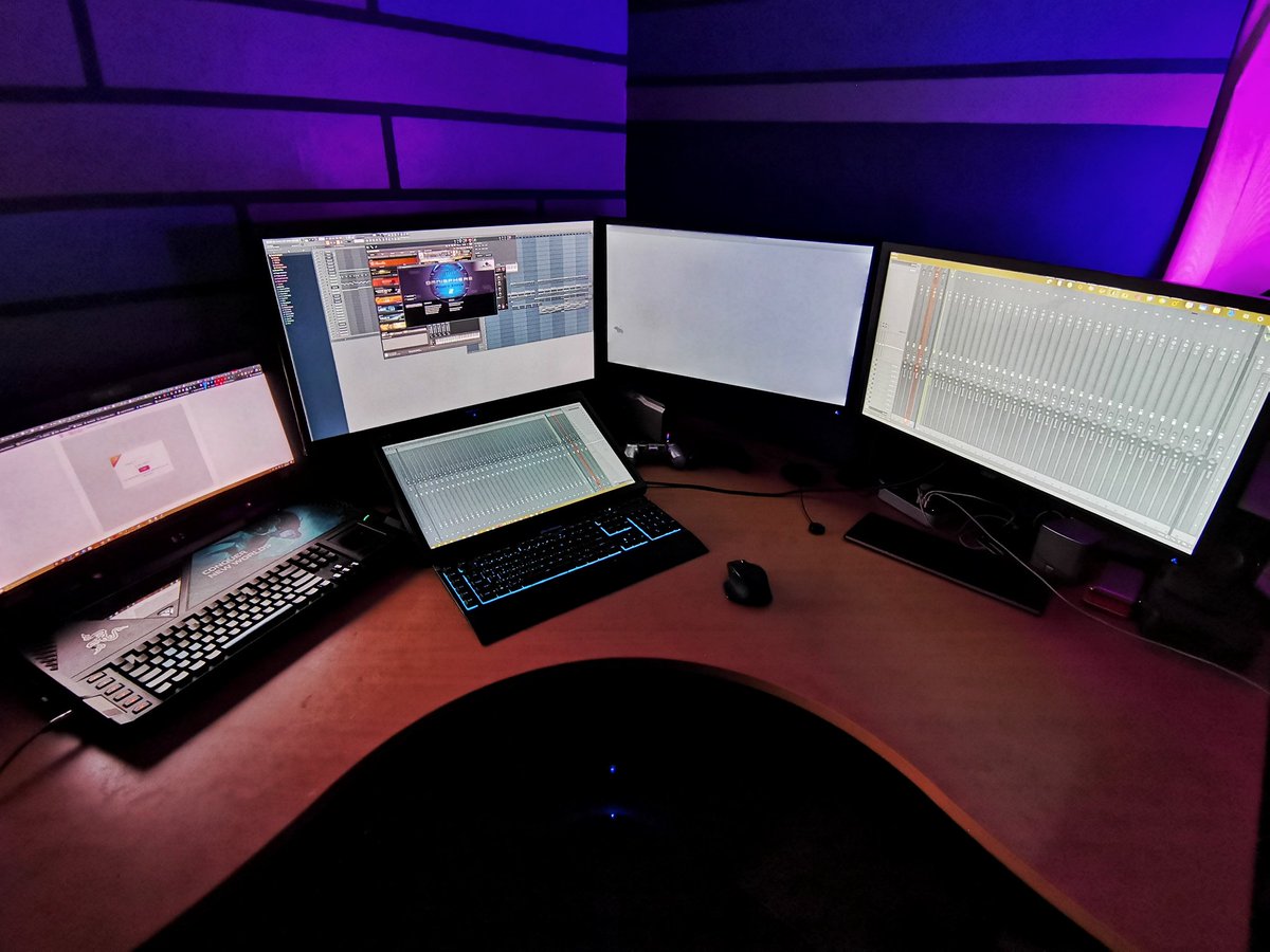 therealSpiky's tweet photo. Another addition...Iiyama 22 inch touch screen... For my mixer... This is where I'll be spending my #LockdownGhana... #LockdownCreativeChallenge https://t.co/IrcV8bwwmy