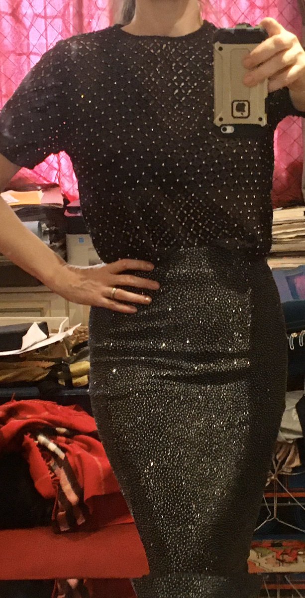 KatyDarbyWriter's tweet photo. Tonightโs #SelfIsolationStyle chosen by the 4 year old. Pay no attention to the disaster heap in the background ... #StayAtHomeStyle https://t.co/dm6KYHWIVG