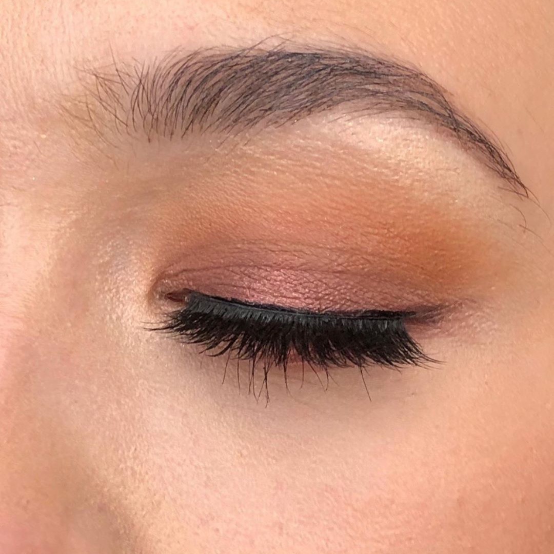 lashliner's tweet photo. Are you team lash extensions or magnetic lashes?! No lash fill...no problem! Lashliner, helps you snap on lashes everyday 😍✨ We are loving how gorgeous @savvybeautybabe in Dallas lashes! #lashliner #magneticlashes #lashlook #lashes https://t.co/javAPTIpYX