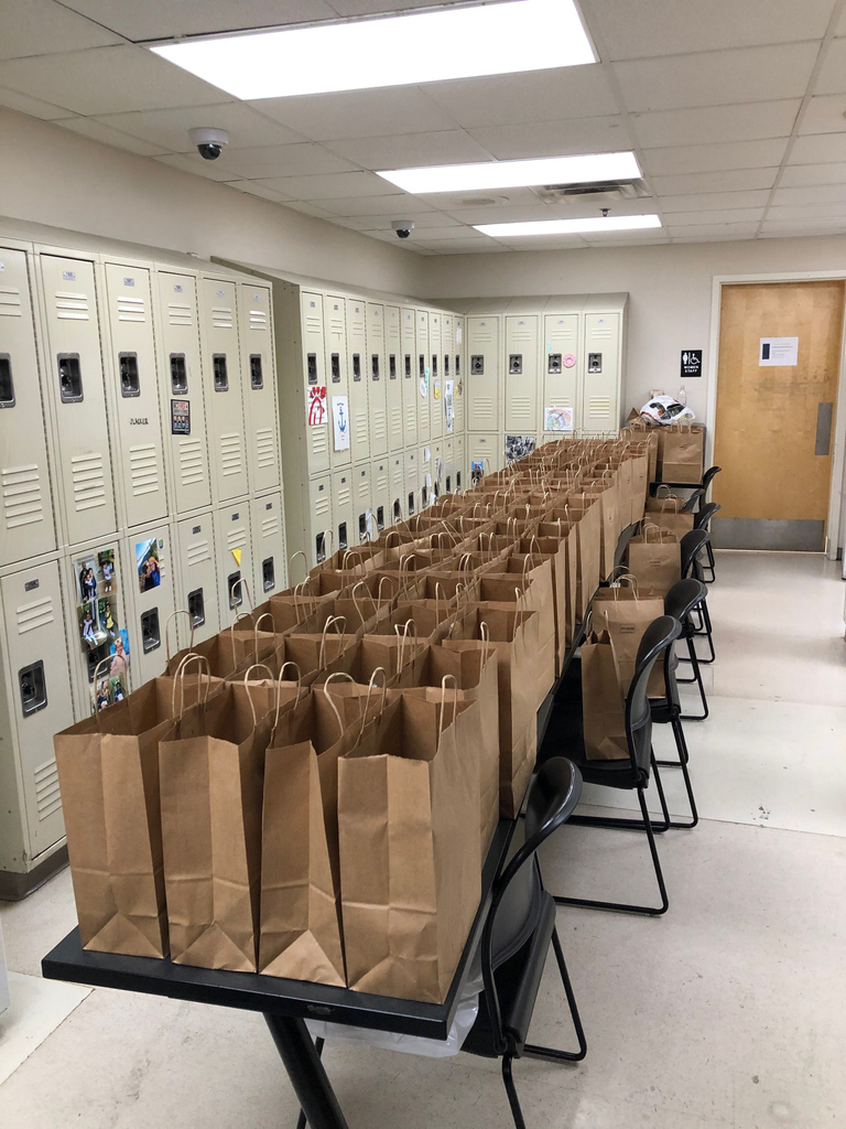 FrontlineFoods's tweet photo. Thank you to our friends @bettolabham for feeding the frontline workers @uabmedicine! #frontlinefoods https://t.co/61Xw4pqRPz