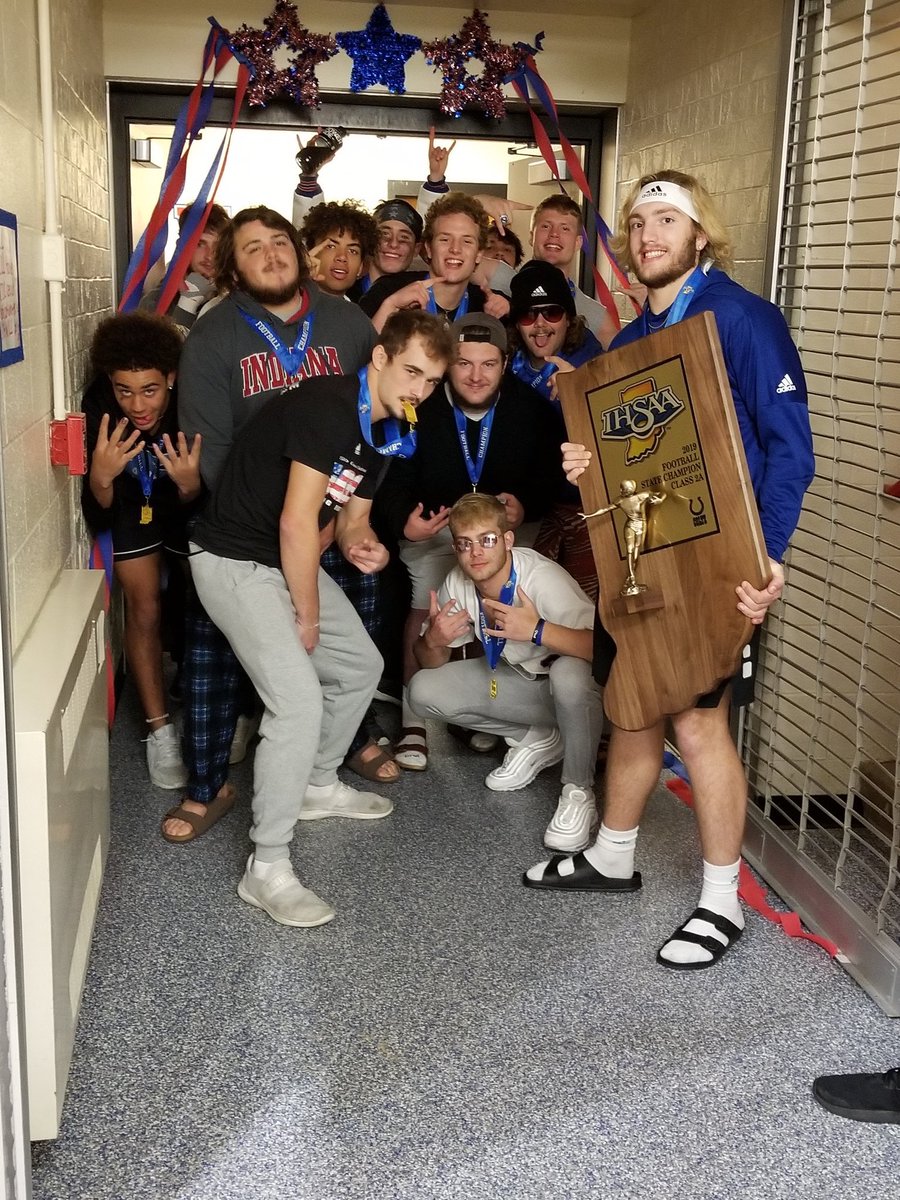 WeboBarstool's tweet photo. The boys are out✌🏼Thank you Western Boone #Classof2020 https://t.co/Ie0F635YEv