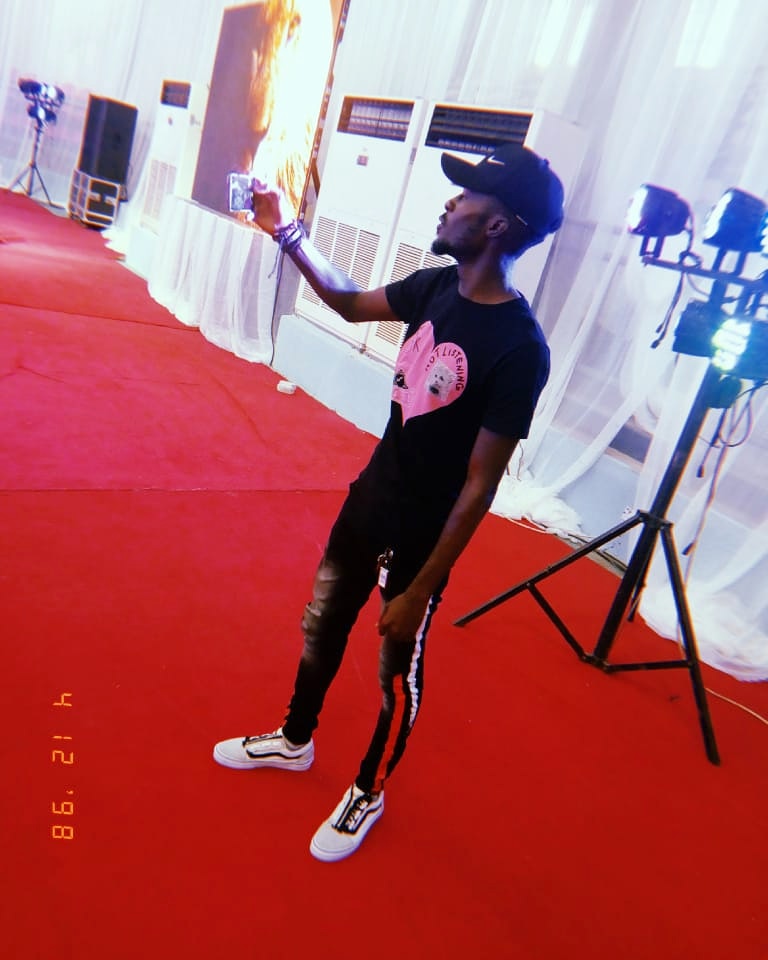 amkingdarey's tweet photo. @edosartistry @Alex_Houseof308 @AsiwajuLerry @UncleMohamz @Moefire_ @_igwilo @dahtgirl_ajex @Armah_xxx @OBarth_official @volqx @_harrisonJNR I am the guy for your event planning & event coordination 👌 #DatEventGuy https://t.co/xefsWf0enb