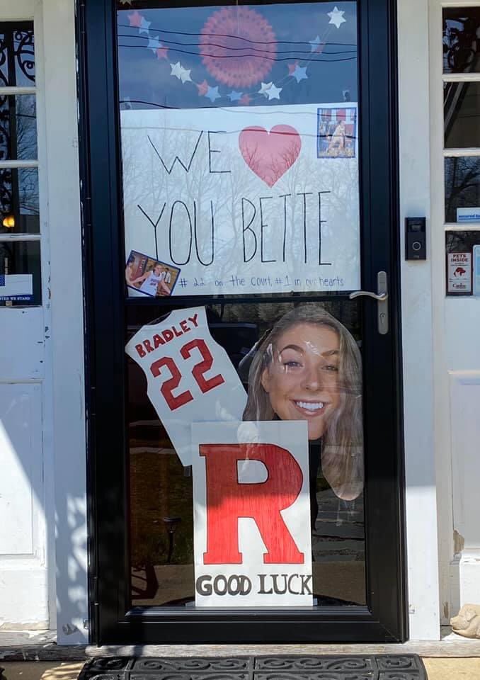 MrsDKaszuba's tweet photo. #CelebratingOurSeniors2020  @OT_Classof2020! So proud of how you define Spartan strength and spirit every day! Post your decorated door with our hashtag and tag @MrsDKaszuba https://t.co/K1i2tvoSSJ