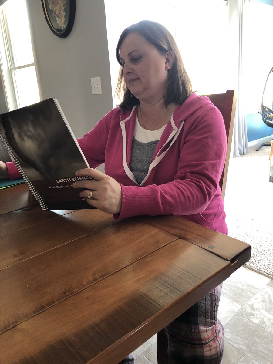 MrsChinavare's tweet photo. Team Chinavare all in pj’s to do our work today. Hope you’re enjoying your day. #bmshomespiritweek @MrsChinavare @BeachMiddle #pjday https://t.co/CRc6iTVNwg