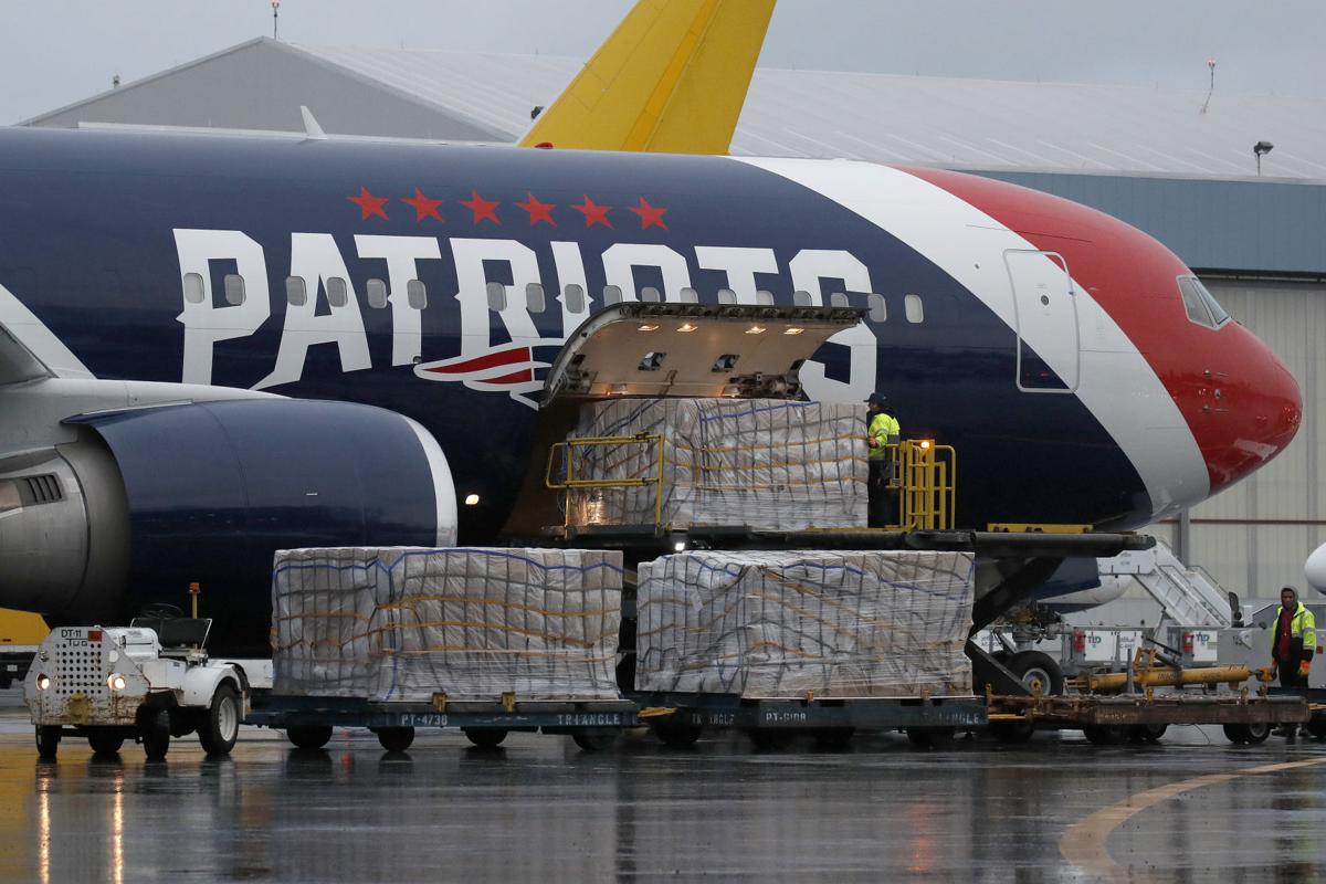 Enel_Aire's tweet photo. #COVID19 El equipo de la NFL, Patriotas de Nueva Inglaterra utilizó uno de sus dos Boeing 767-200 para transportar desde Shenzhen, China a Boston, Massachusetts, un cargamento de más de 1 millón 200 mil cubrebocas, para hacer frente a la actual crisis sanitaria en Estados Unidos. https://t.co/bvyoovIbAs
