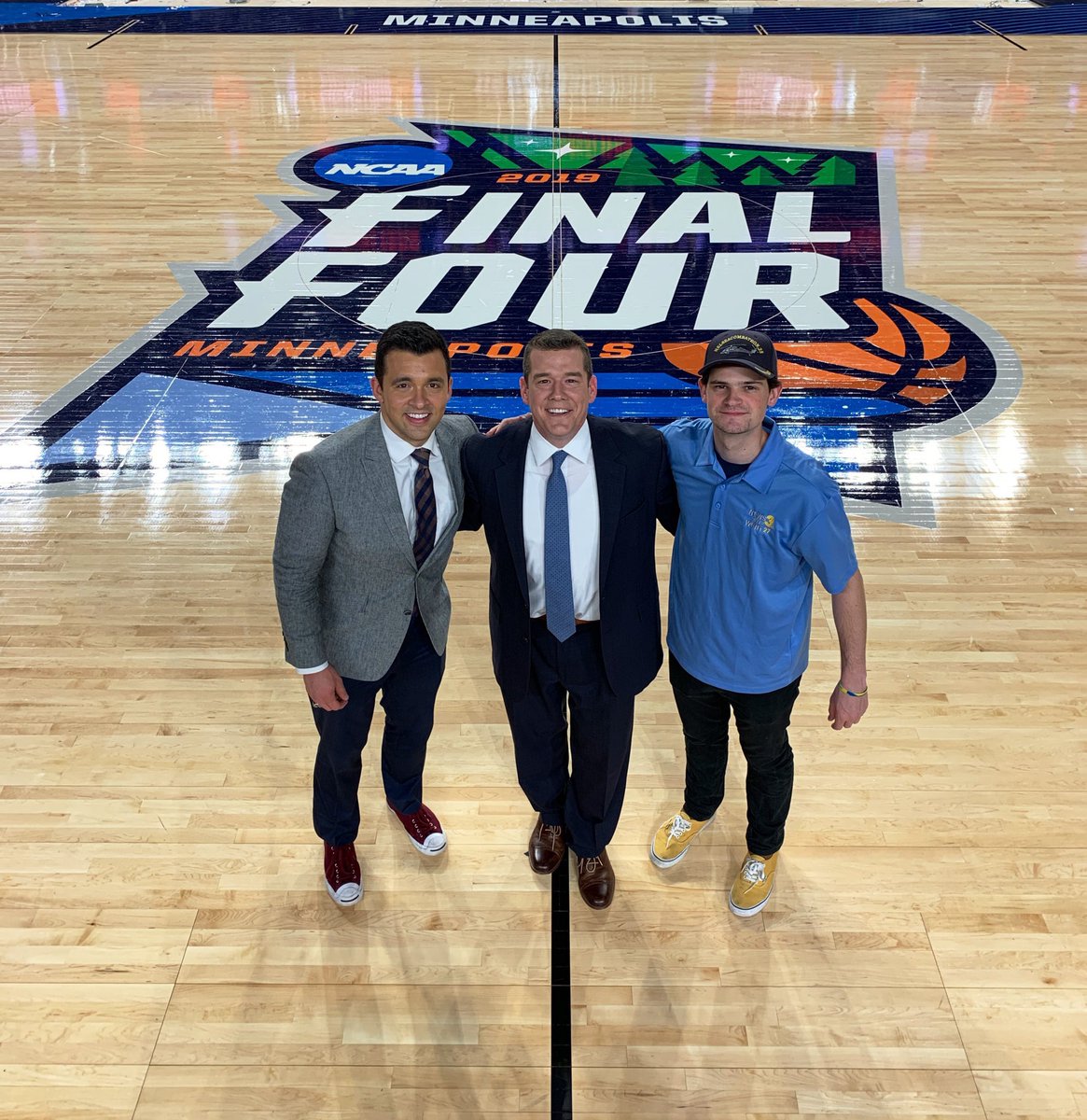 One year ago today (4/3/2019),  @AnthonyWTKR,  @johnrector_gp & I arrived in  @CityMinneapolis for what would end up being 7 days of  @FinalFour coverage for  @WTKR3 as  @UVAMensHoops made history.  #GoHoos  #MarchMadness  http://wtkr.com/sports 