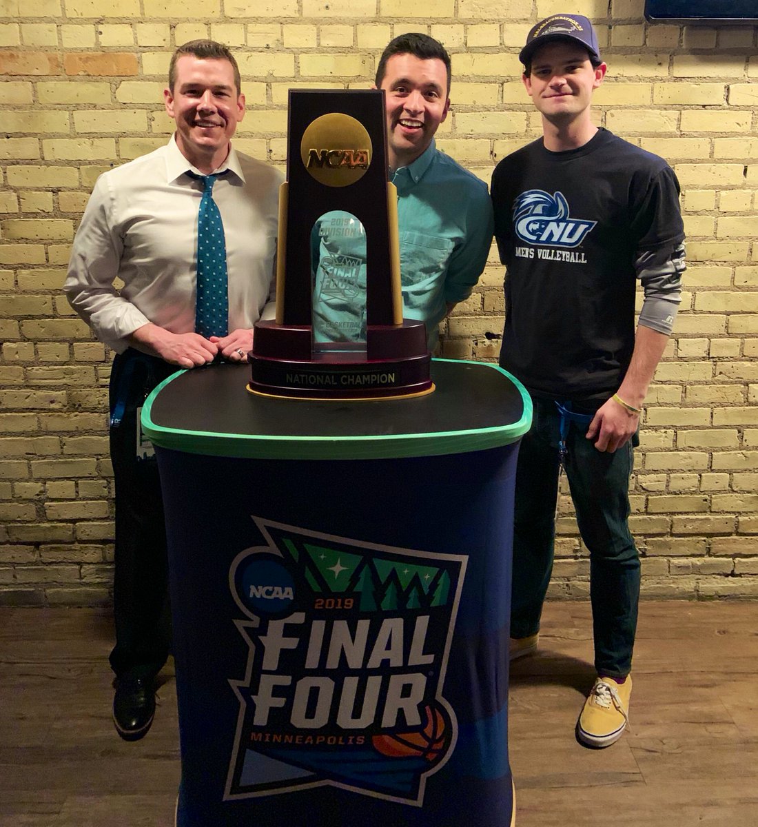One year ago today (4/3/2019),  @AnthonyWTKR,  @johnrector_gp & I arrived in  @CityMinneapolis for what would end up being 7 days of  @FinalFour coverage for  @WTKR3 as  @UVAMensHoops made history.  #GoHoos  #MarchMadness  http://wtkr.com/sports 