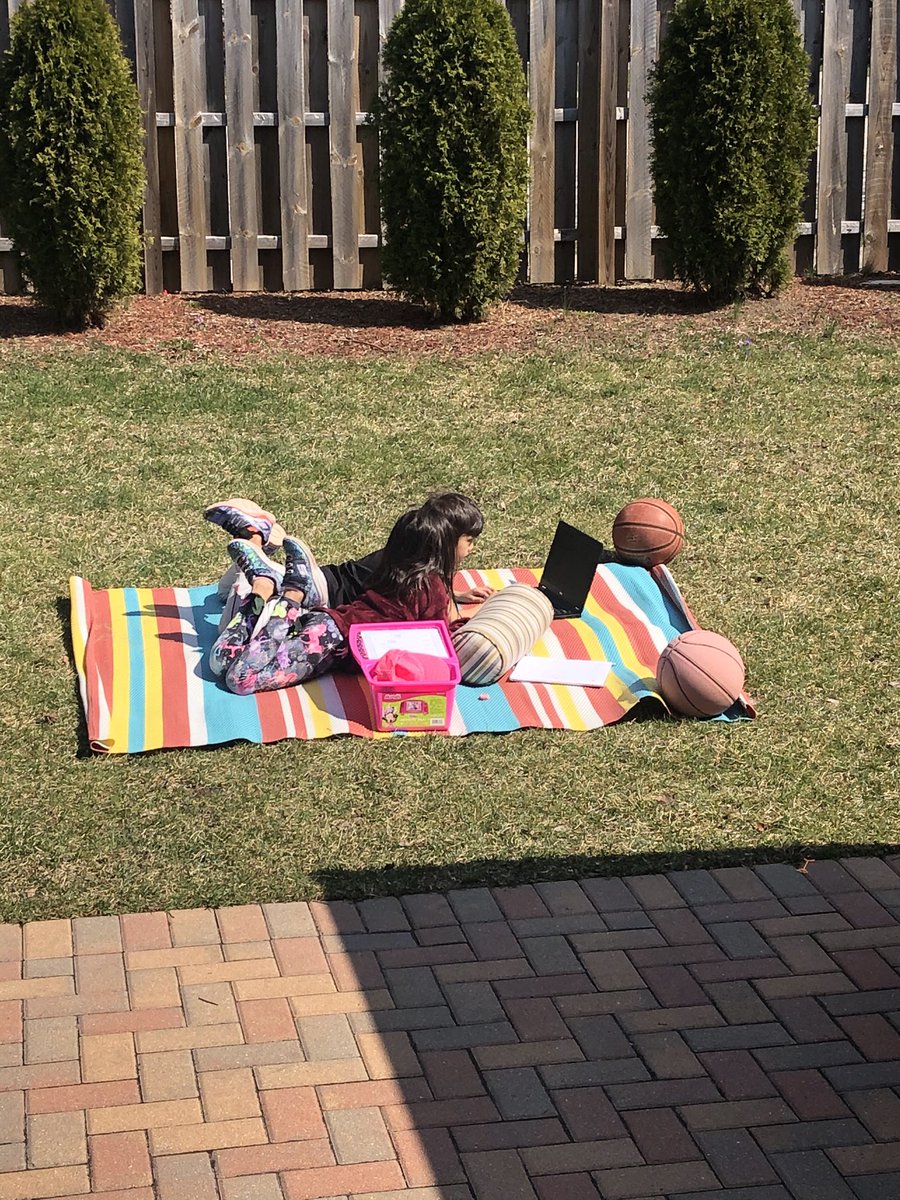 NaureenF's tweet photo. Because we finally can!!! #Springishere #ivyhillleague @KnutsonClass @mrstazi1 https://t.co/pxdirMlfpT
