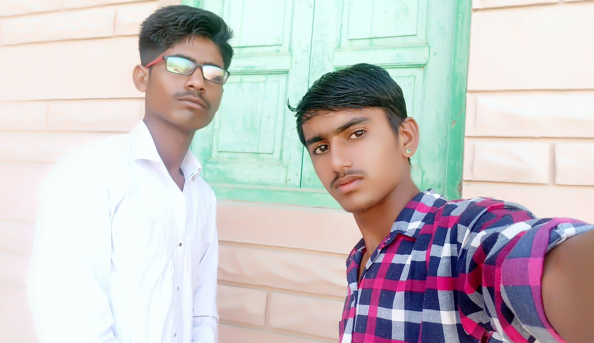 AajadMaliyaBmr's tweet photo. ##With #My #Frainds ##Deep #Sodha https://t.co/Pc0Dza1wxk