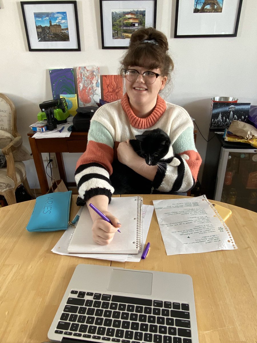 cynthia_shelley's tweet image. Jenny is a creative cat  @WWhighschool and is #FMPSDWorkingAtHome with “Paws” to keep her creative side flowing #FMPSDParentAppreciation #ABLearningAtHome #WW❤️ @FMPSD @CASSAlberta @JTurner_RPsych