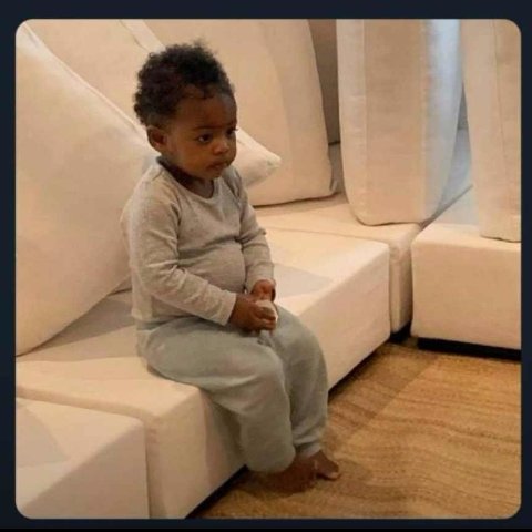 mhlafu_toolz's tweet photo. Kaba Ka lakatsa beer🍻🍻🍻💔 #LockdownHouseParty https://t.co/MfmVenVlZN