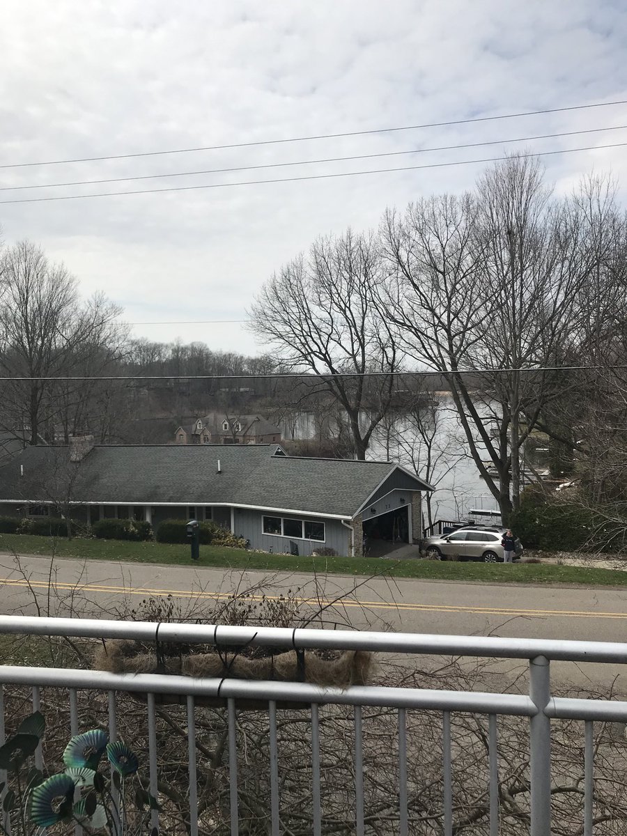 MrBectel's tweet photo. Hanging out enjoying the fresh air.  #glcsMS https://t.co/bOLAJLpVUk