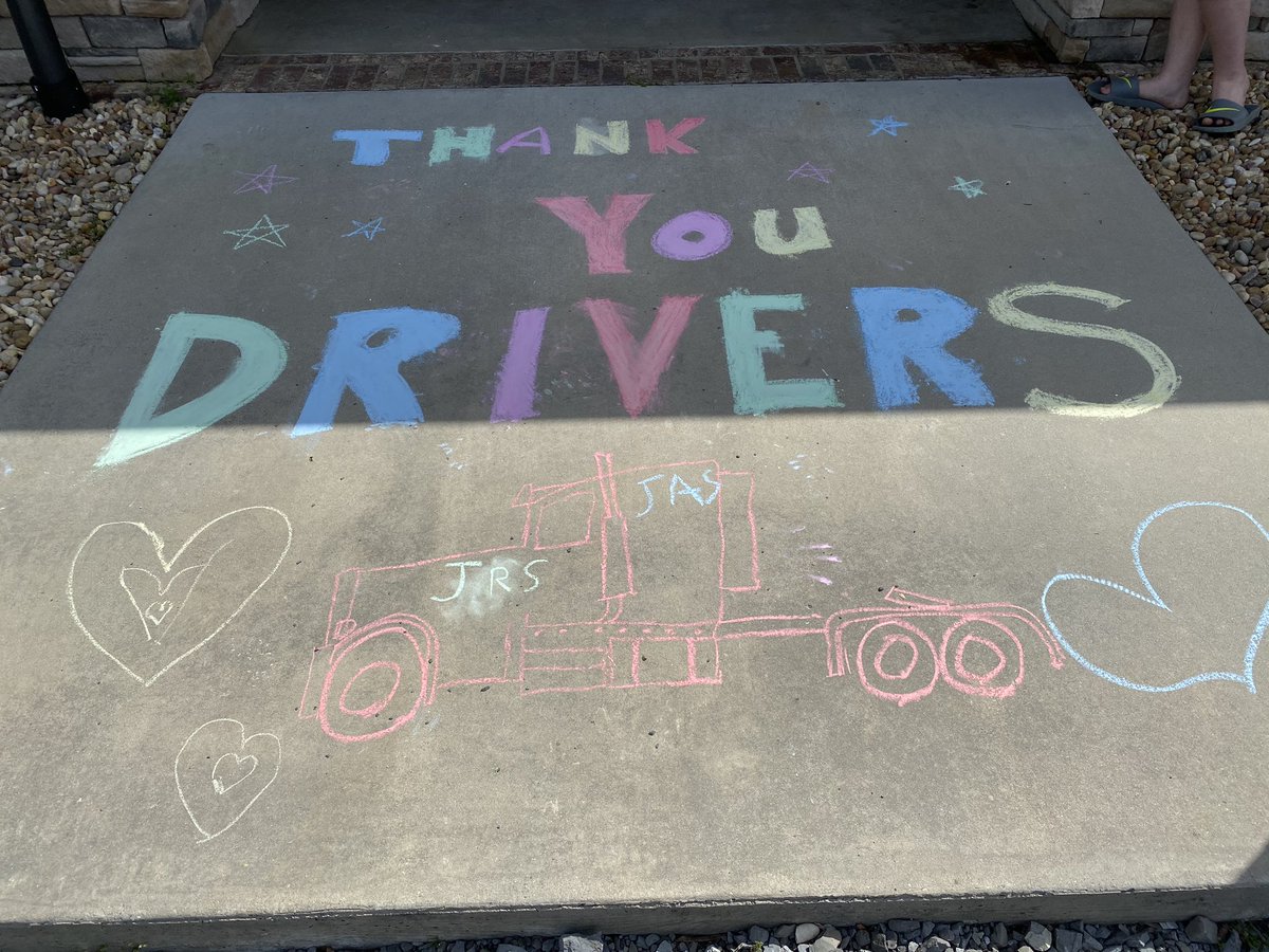 JamesRSmithTrkg's tweet photo. Sidewalk art is showing up lots of places these days! Caleb and Natalie Heaton wanted to say thank you to all of our drivers that are keeping America rolling during this time of uncertainty!! #COVIDー19 #ThankATrucker #ourdriversarethebest https://t.co/7y3Gh6zffE