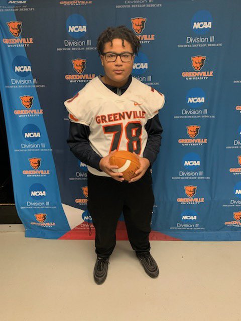 ThomasDowell20's tweet photo. Thankful for everyone who helped me throughout this journey.
#EMAP #Foreveracomanche @FootballCahokia @EMAPFootball @ https://t.co/SSQEU0jhFw