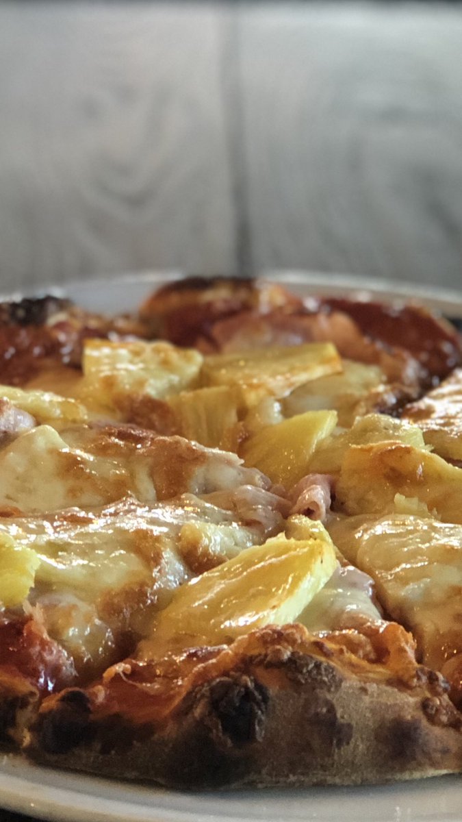 SauceCalgary's tweet photo. PIZZA PIZZA! Daily Sauce
Forever Friday 2-1 Pizza
3-8pm Delivery available... and don’t forget the cannoli!!!
Tonight’s Extra Sauce.. add a bottle wine for $20 red or white. #twoforonepizza #fridayispizzaday @SauceCalgary https://t.co/MCP6I3VE3Y