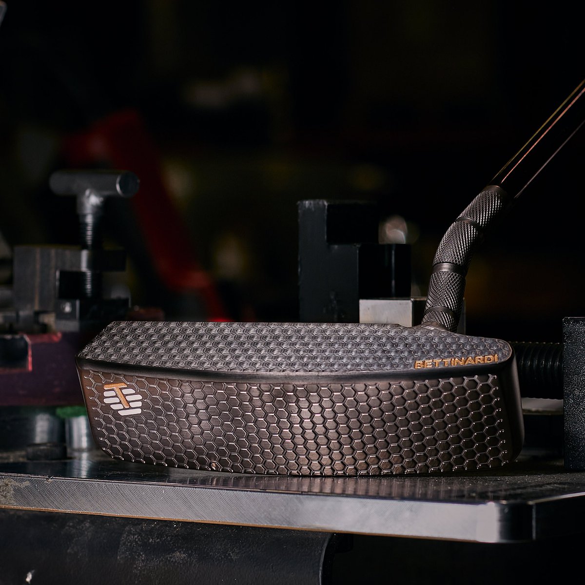 BettinardiGolf's tweet photo. #PutterofTheWeek If you've already purchased our new 2020 BB8W, you may be intrigued by our DASS Oil Rub Bronze 8W with a welded double knurl neck.. coming soon to #TheHive. #BettinardiGolf #madeintheusa🇺🇸 #pgatour #RobertBettinardi #dassgood #customputters #golf https://t.co/y41uQ8LJkV