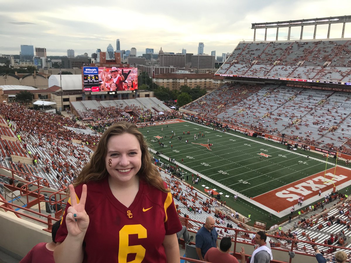 TMBTrumpets's tweet photo. βI started playing trumpet in the 5th grade, and from that point on I knew I wanted to be a part of the Trojan Marching Band. Getting into USC was a dream come true, and being in the band so far has been truly incredible.β
-Lily Newton, class of 2023
#igotintousc #usc #uscband https://t.co/iJKAlumLz8