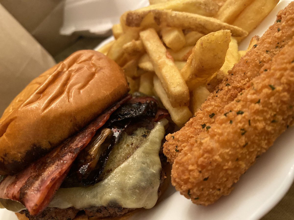 Neelamlfc's tweet photo. @OOTBFood Excellent service and food! https://t.co/dWP7jPlVJo