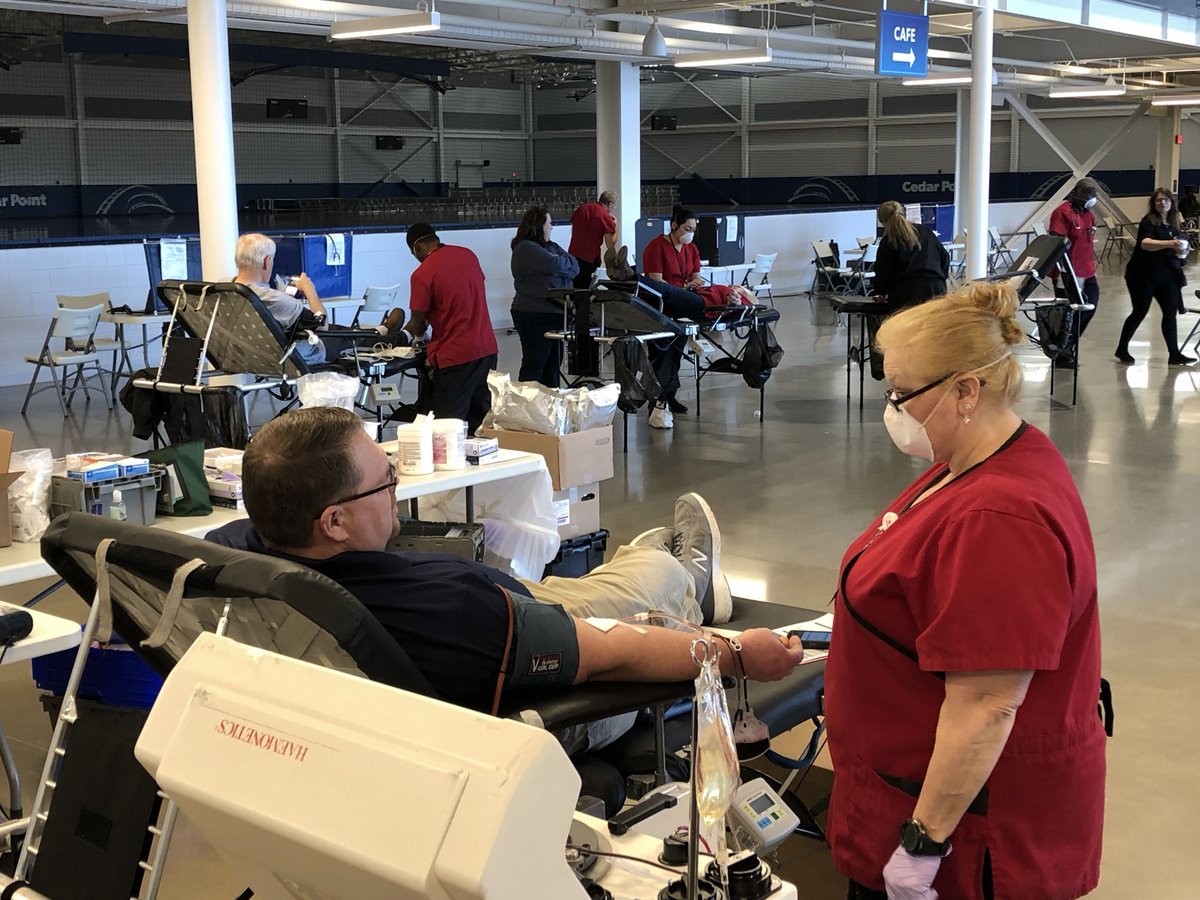 CPSportsCenter's tweet photo. Proud to work with our great partners, @FRMC_Hospital and the American Red Cross, to host a blood drive at the facility today! With 101 donation appointments scheduled, it's great testament to this community coming together in a time of need.
#InThisTogether #SanduskyStrong https://t.co/UPe0j7A1pF