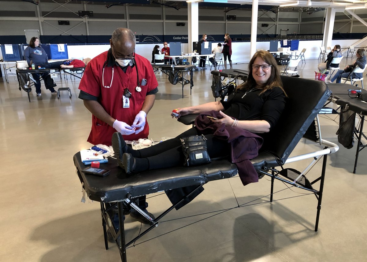 CPSportsCenter's tweet photo. Proud to work with our great partners, @FRMC_Hospital and the American Red Cross, to host a blood drive at the facility today! With 101 donation appointments scheduled, it's great testament to this community coming together in a time of need.
#InThisTogether #SanduskyStrong https://t.co/UPe0j7A1pF