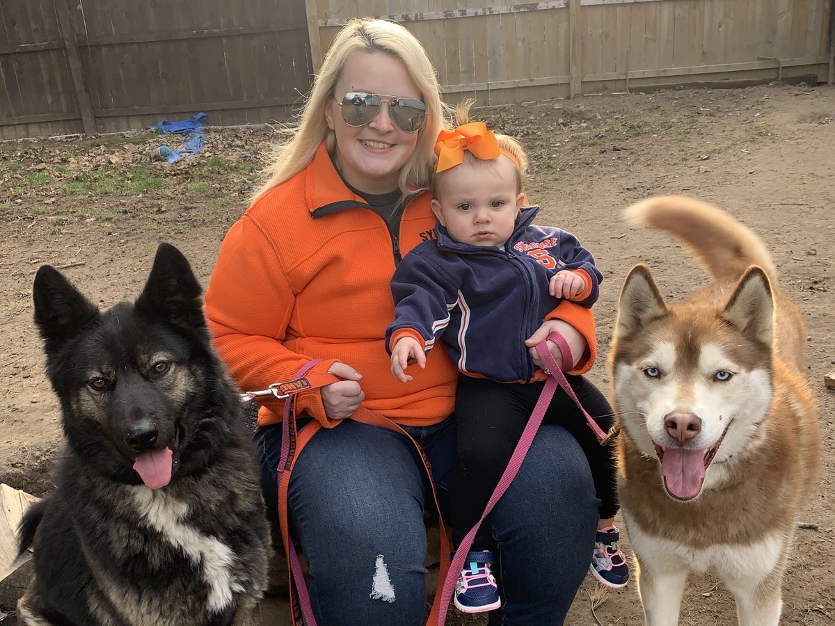 WhitmanatSU's tweet photo. Kimmy Kimball, content marketing manager, (& special guests Oaklyn, Rocky & Kodiak) would like to remind you that your Whitman family is always here for you! 🍊 #OneWhitman #WhitmanPride #StayOrange https://t.co/vrNz8uDnFn