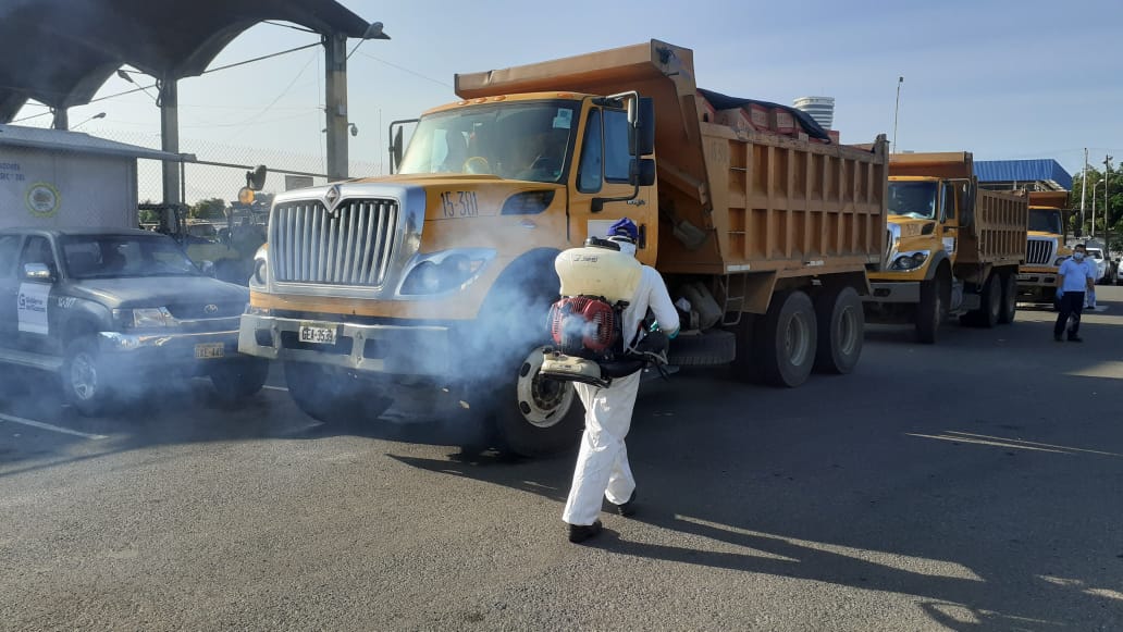 PrefGuayas's tweet photo. Desde nuestros galpones en #Guayaquil despachamos los kits alimenticios para los cantones #Salitre y #Daule. 
Seguimos llegando con raciones a los habitantes de los sectores rurales de nuestra provincia del #Guayas. https://t.co/y2qcEWVlV8