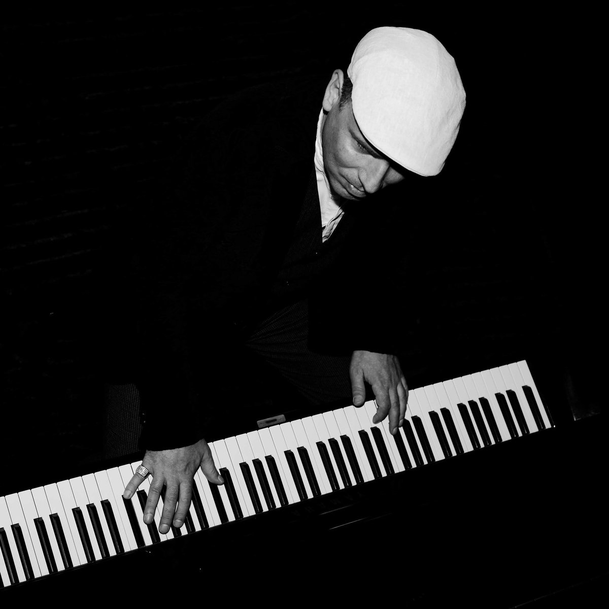 Basvanliermusic's tweet photo. #NieuweProfielfoto https://t.co/NpOJwsOqoc