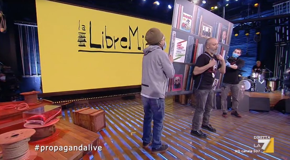 welikeduel's tweet photo. La LibreMia, la libreria che adatta le tue competenze nei collegamenti Skype a seconda dell'interlocutore

#propagandalive https://t.co/HSAzmTmOUB
