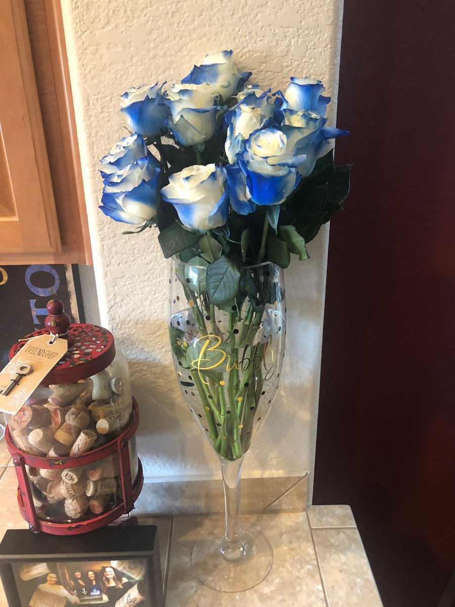 WendyDavis71's tweet photo. #earlybirthdaygift #chivalryissexy https://t.co/yLIevIqvj5
