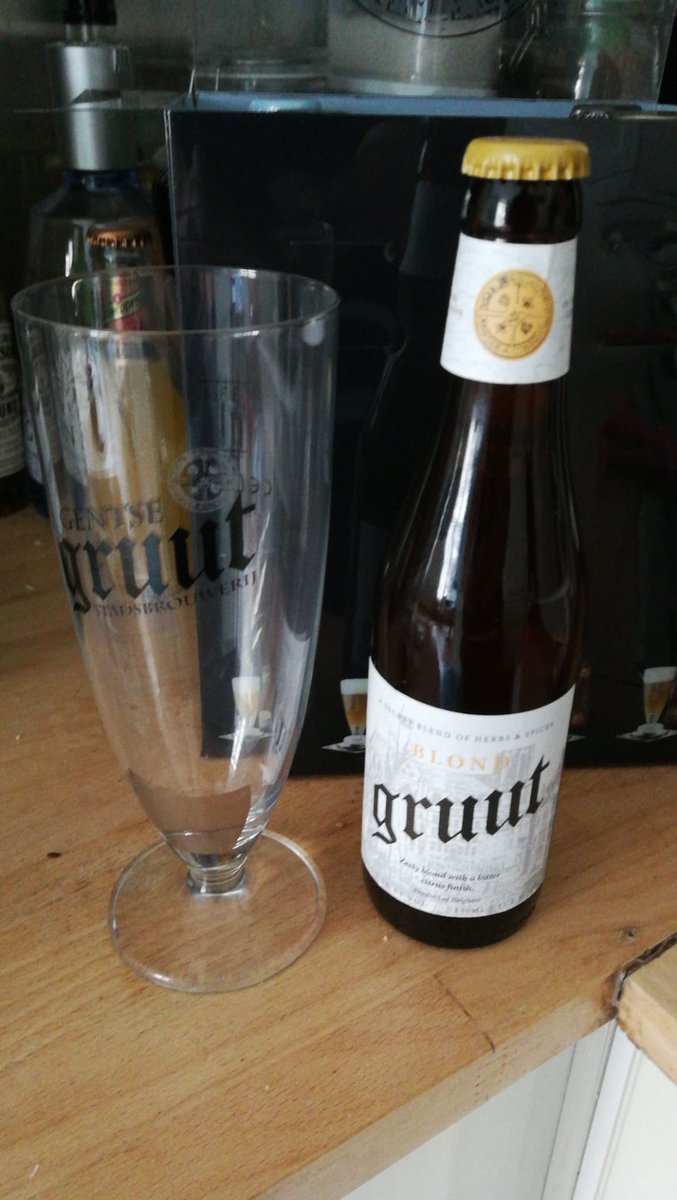 flynn_val's tweet photo. Dear #virtualdrinkingbuddies tonight’s special guest @nicjensen91 quaffing Gruut Blond (5.8%) #socialcare #PhysicalDistance #HealthcareHeroes #MasksSaveLives #coronavirus #solidarity @EU_Health #UKLockdownNow #disinformation #ukcoronavirus @louisbxl13 @flynn_val 💪 https://t.co/PbMJ3VfziT