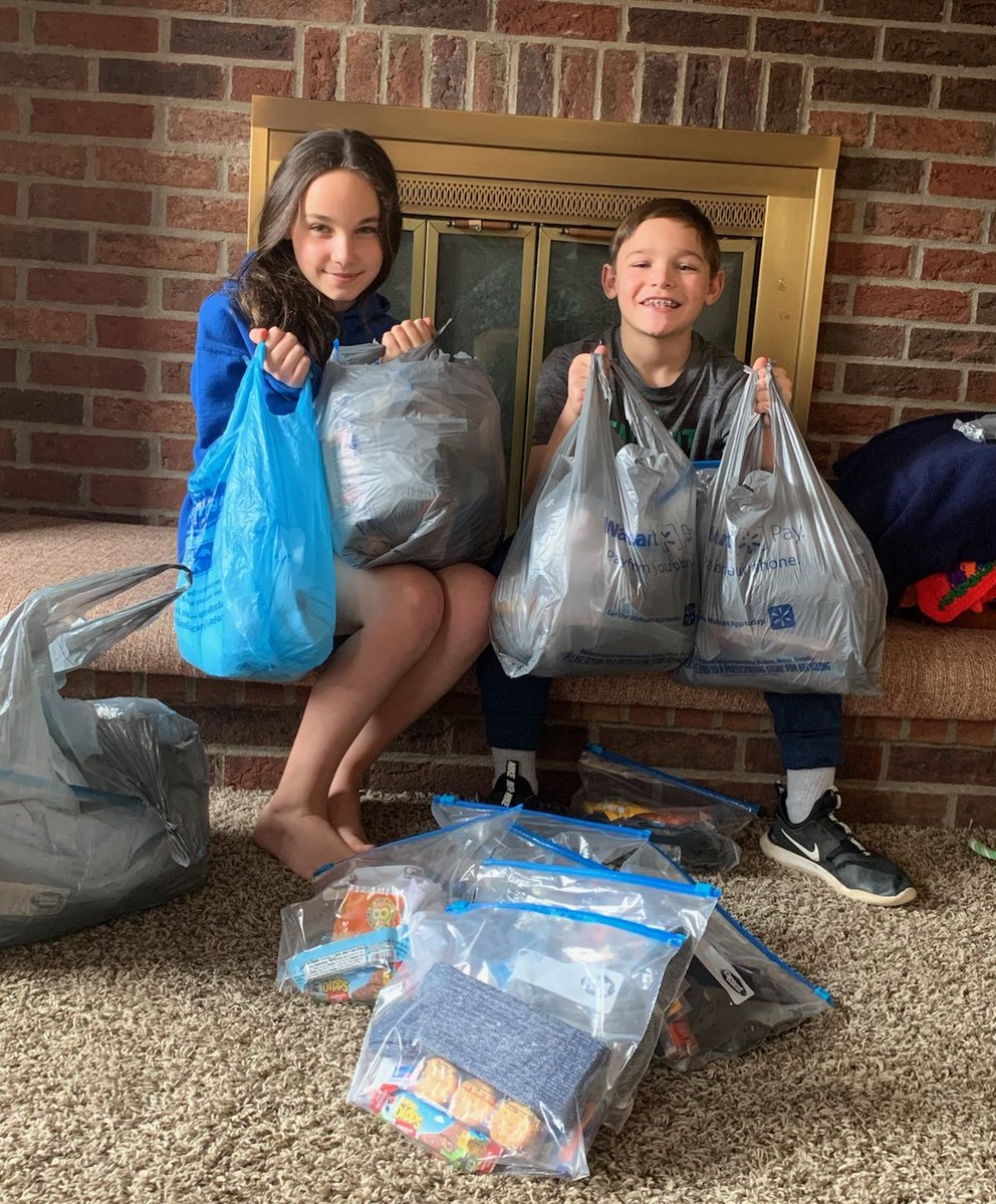 CHERIESDOGSIT's tweet photo. These wonderful children made 50 care kits for the homeless

Minister Doreatha A. Reid mission to feed the homeless

Helps your children to be greatful 
Helping the homeless 

Please donate homeless 
https://t.co/9wBY4VsSIF
 You can Cash App monetary donations to $BBless2outreach https://t.co/qvMoscKnTu