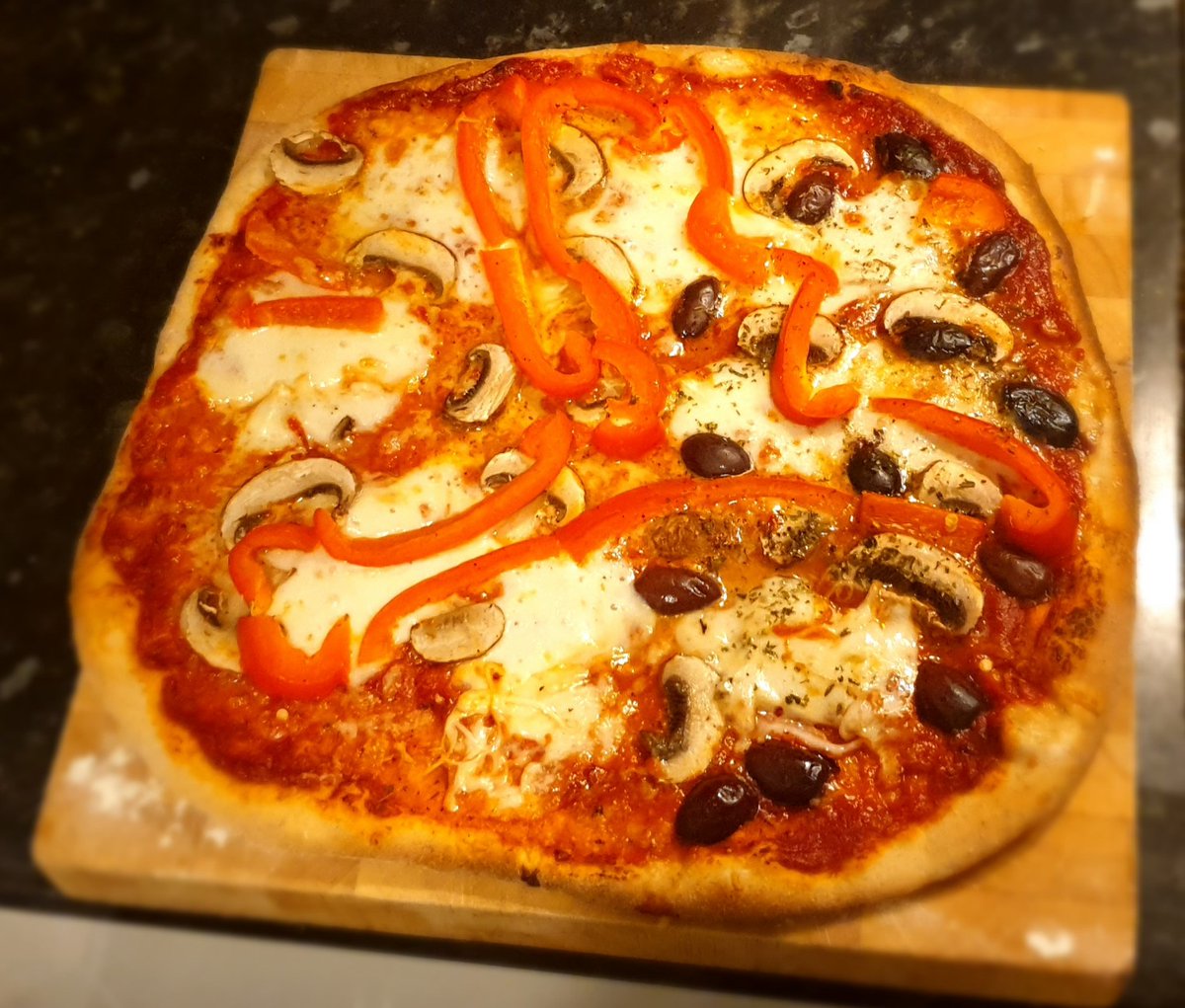 Some circuit action for <a href="/McLarenF1/">McLaren Mastercard Formula 1 Team</a> at the <a href="/F1/">Formula 1</a> #vietnamgp 😂😂🍕🏎 #missingracing #lockdown #fridaynight <a href="/Carlossainz55/">Carlos Sainz</a> <a href="/LandoNorris/">Lando Norris</a>