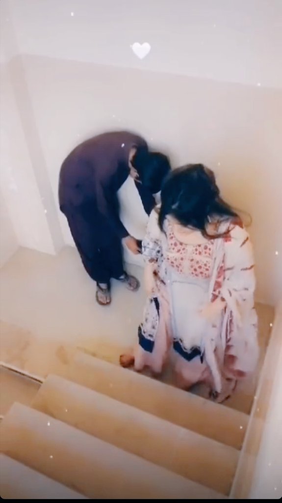 UsmanAli8019's tweet photo. Baji ka pallu pakdane wale #haha 😂😅 https://t.co/oNCS04Jqvy