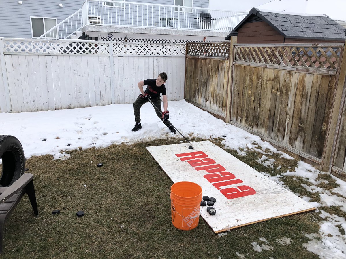 Richard60849260's tweet photo. Day 8 got more new pucks 432 shots. @SA_Battle @08Battle @HPHockey #1milclub https://t.co/d99sABRpv1