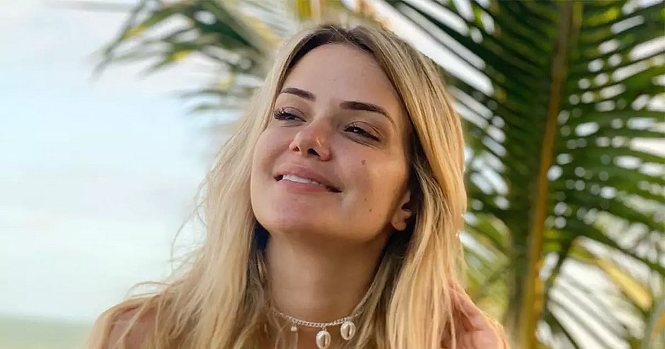 nossodramabr's tweet photo. Sabe a diferença entre esses dois?
Uma foi cancelada, perdeu seguidores e perdeu o grande favoritismo por se envolver com um cara. O outro está sendo vangloriado e ganhando milhares de seguidores após estuprar garotas e atitudes horríveis no programa. Brasil!!
#priorestuprador https://t.co/BuNfVjiexf